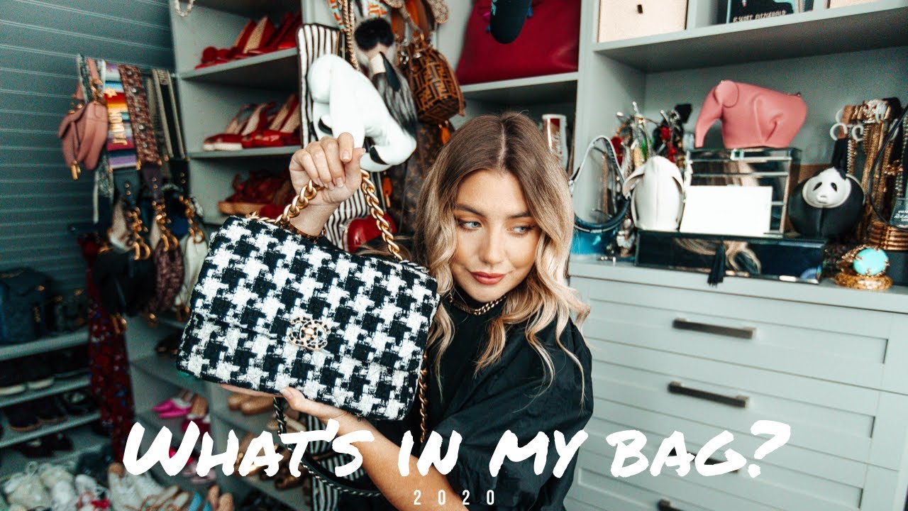 What's in my Tweed Chanel 19? | Conscience Coupable - YouTube