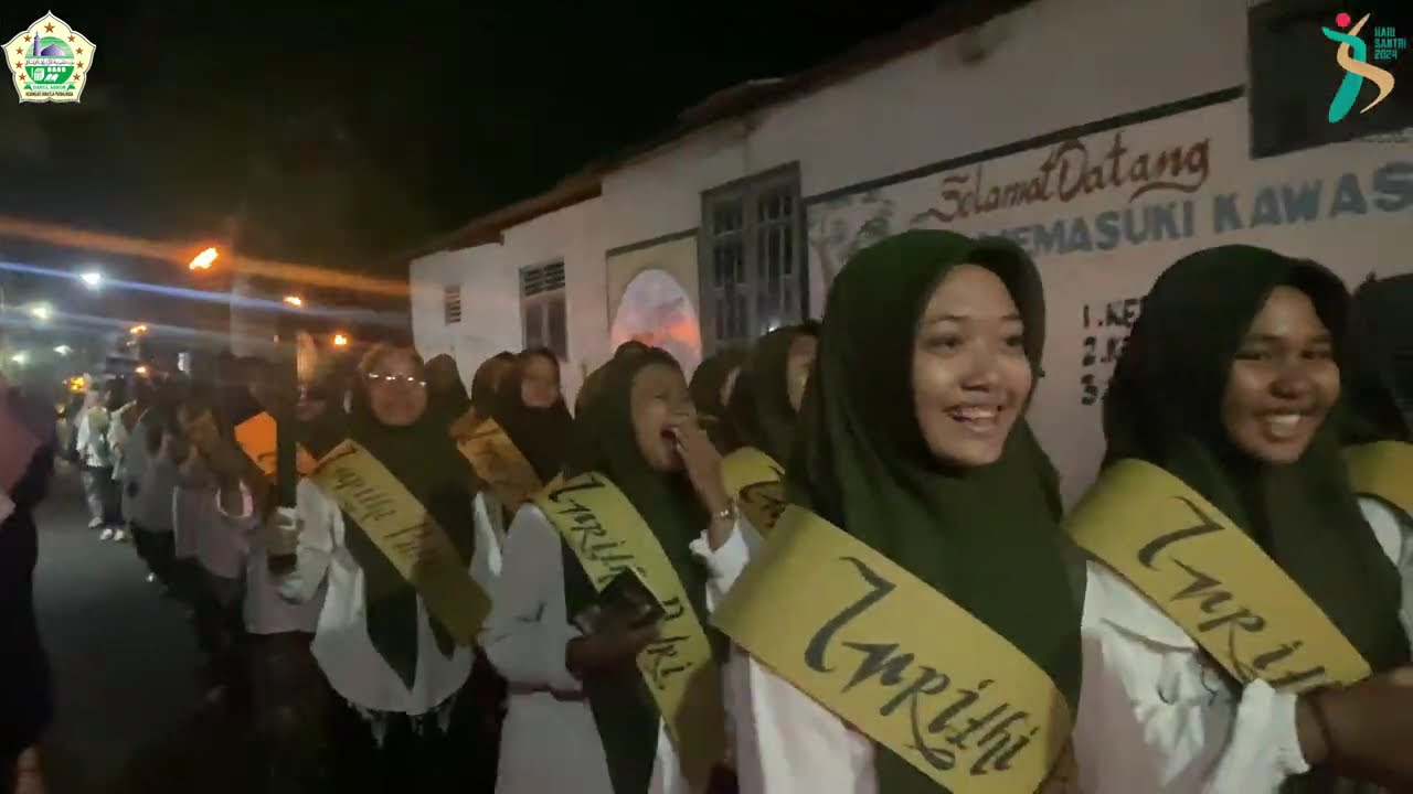 MERIAH SEKALI ! Pawai Obor dengan Alunan Syairan Nadhoman || Persembahan Hari Santri Nasional 2024