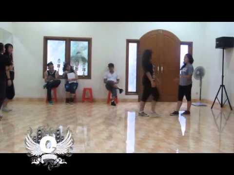 O-Two Dance School (O2DS) - "Jam Session 2" Angie&Wendy VS Laras&Tasya