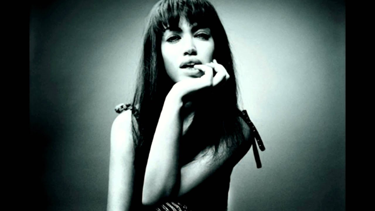 Aura Dione - Friends - YouTube