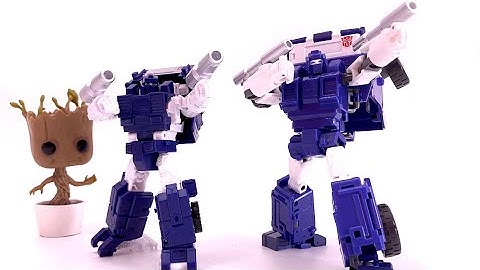 Scale Comparisons: M&M’s (Mainline and Masterpiece scale) Pipes