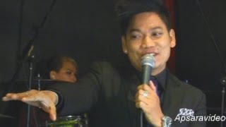 Preab Sovath 2012-2013 Usa Tour. Preab Sovath Singing His First Opening Slow Song.