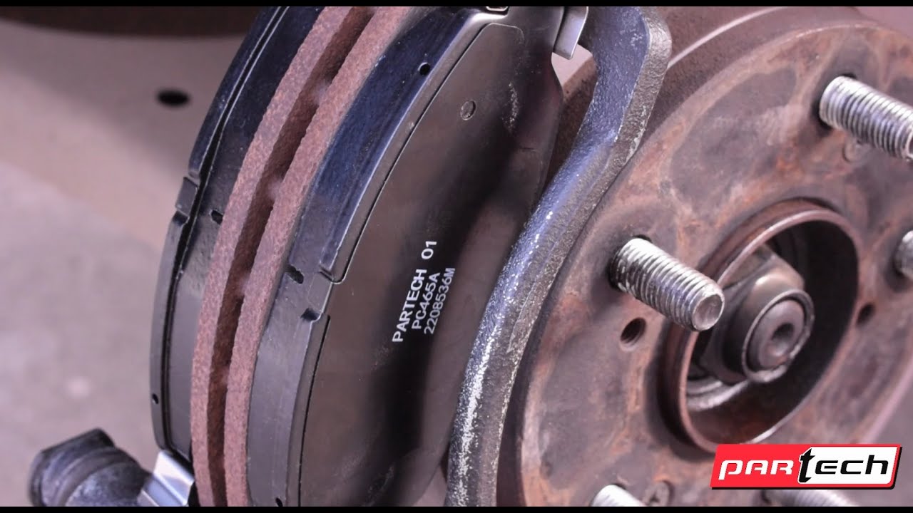 Correcta instalación de pastillas de freno con herraje.