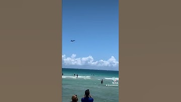 OVNI saliendo del mar 🛸 en playa de Miami 🏖️. Emerge a una velocidad impresionante  #OVNI #UFO #OSNI