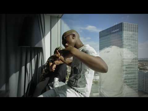 Youtube: D4R – Une Bastos
