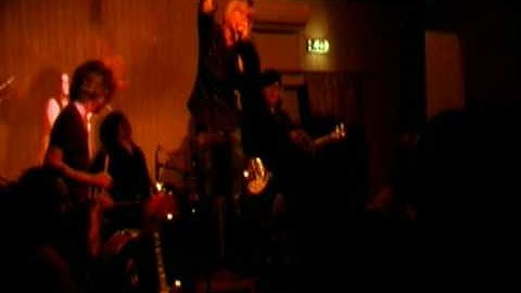 Ebbot feat. Oholics - Wasted (by Back Flag)