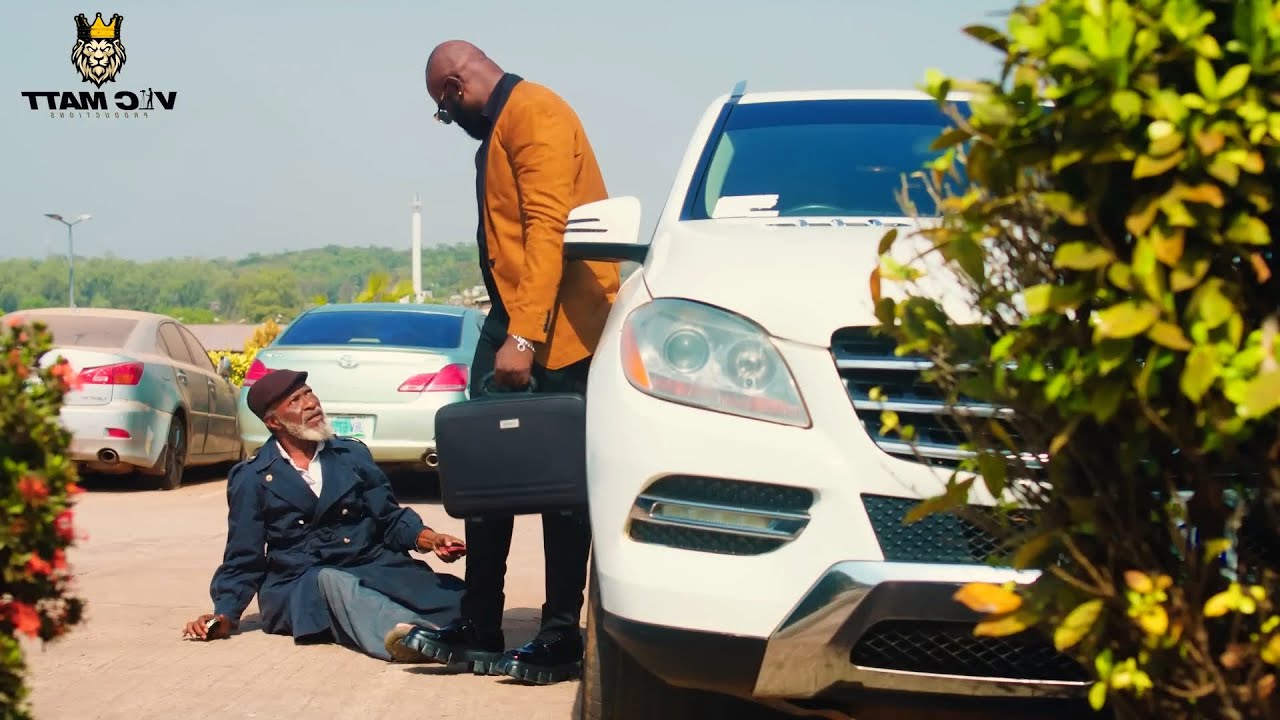 ALIMPIGA OMBA OMBA KUMBE NI BABA YAKE MZAZI ALIYE JIFANYA MASKINI ILI AJUE MTU WA KUMPA URITHI