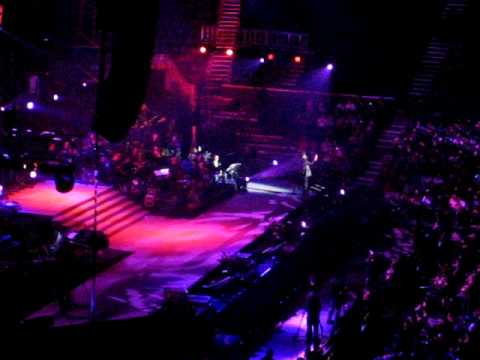 周华健 周華健 - 朋友 - 华健世界巡回演唱会 - 新加坡 (Feb 7, 2009)