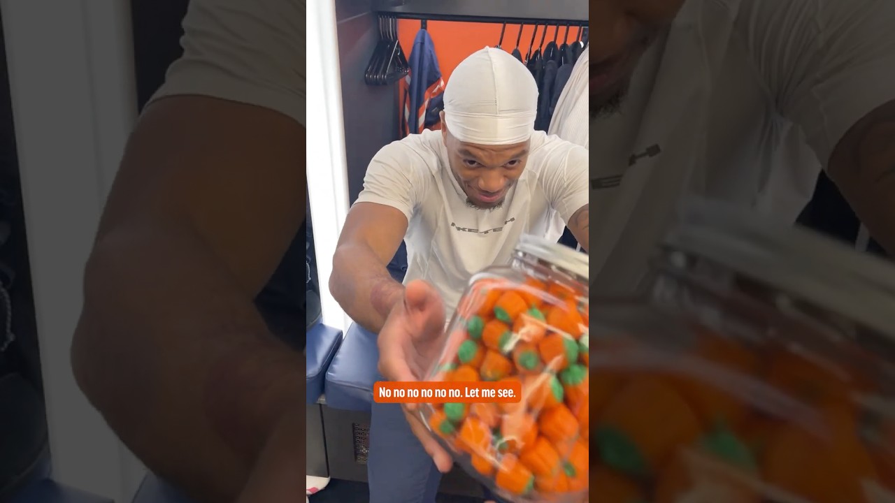 Halloween Challenge: Guess the number of pumpkins in the jar 🎃 Halloween Challenge: Guess the number of pumpkins in the jar 🎃