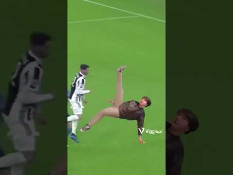 Ketika Kak Miawaug Main Bola Ketika Kak Miawaug Main Bola