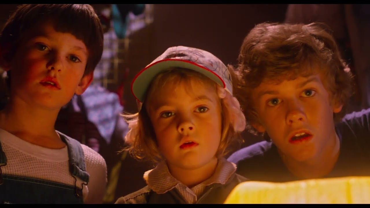 E.T. THE EXTRA-TERRESTRIAL - Trailer