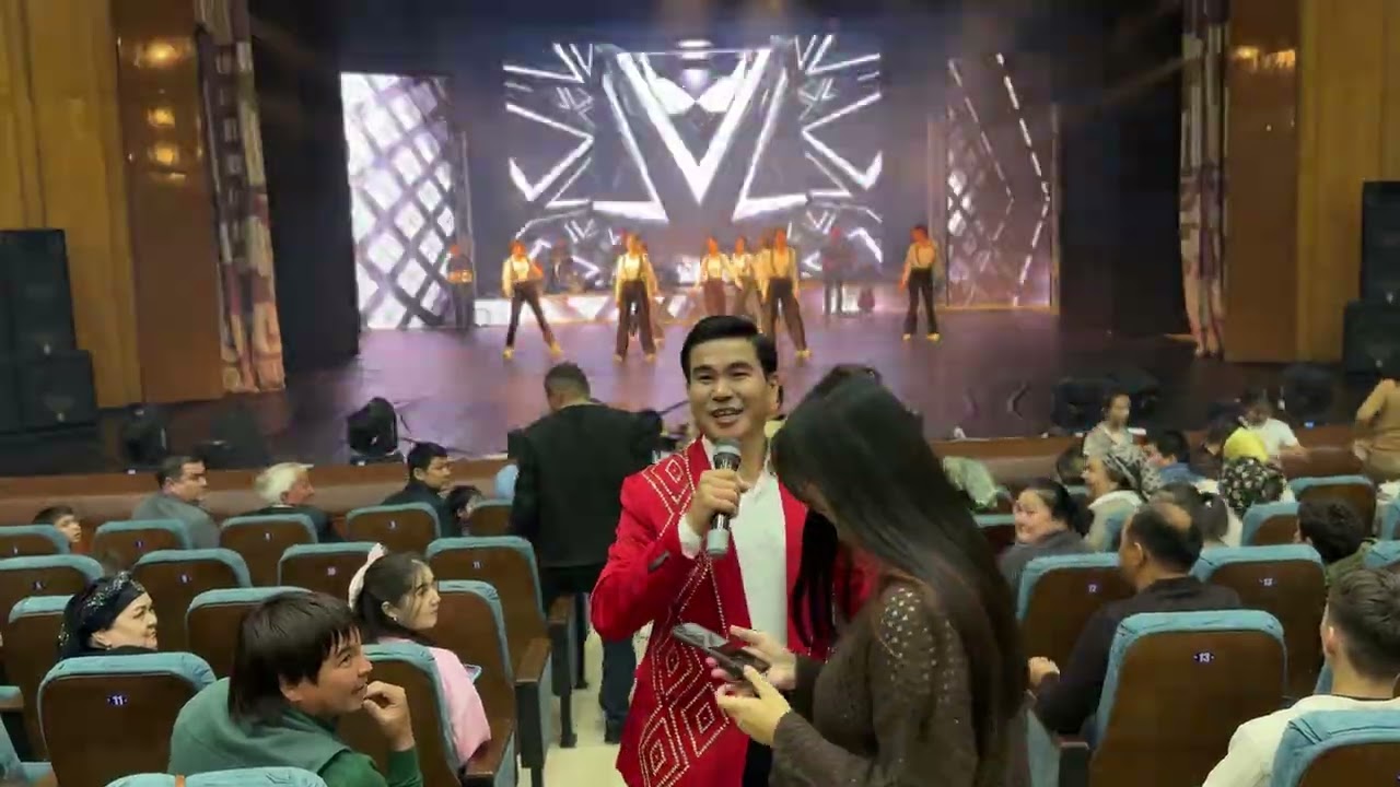 Hurliman xaliq ansambili Maxset Xojasovtin konsertinen 