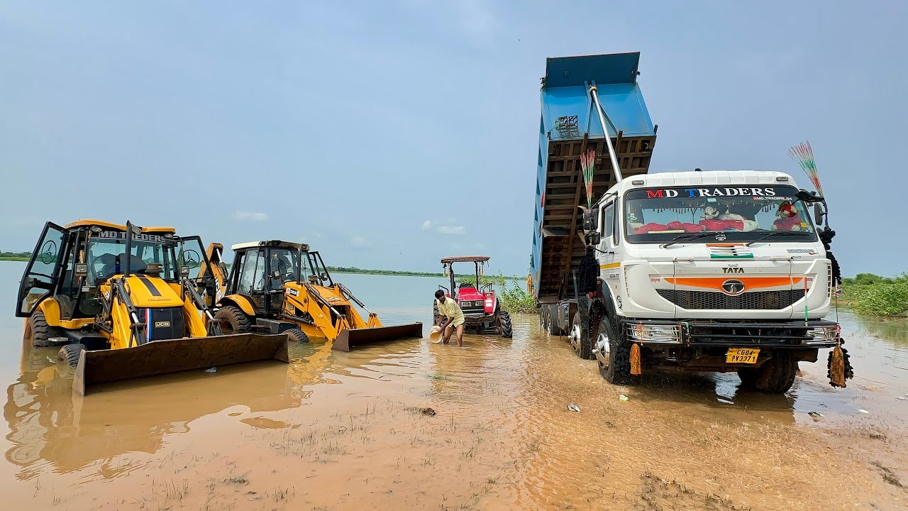 Washing Kirloskar JCB 3dx | JCB 3dx Eco | Mahindra Tractor and TATA Sign Truck in Pond