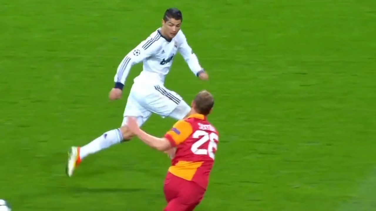 cristiano-ronaldo-goal-against-galatasaray-3.gif (500×321)