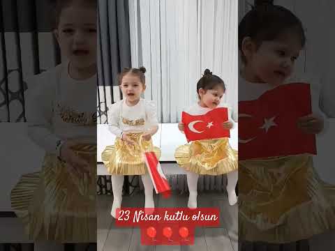 Bugün 23 Nisan neşe doluyor insan♥️🤍♥️