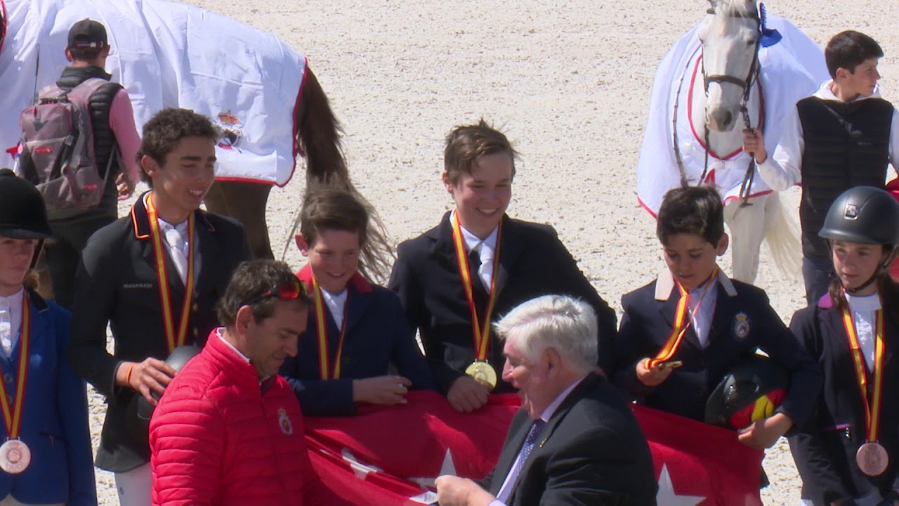 Ceremonia de medallas del Campeonato de España Infantil 2018 - YouTube