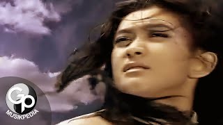 Nafa Urbach - Jurang Pemisah (Official Music Video)