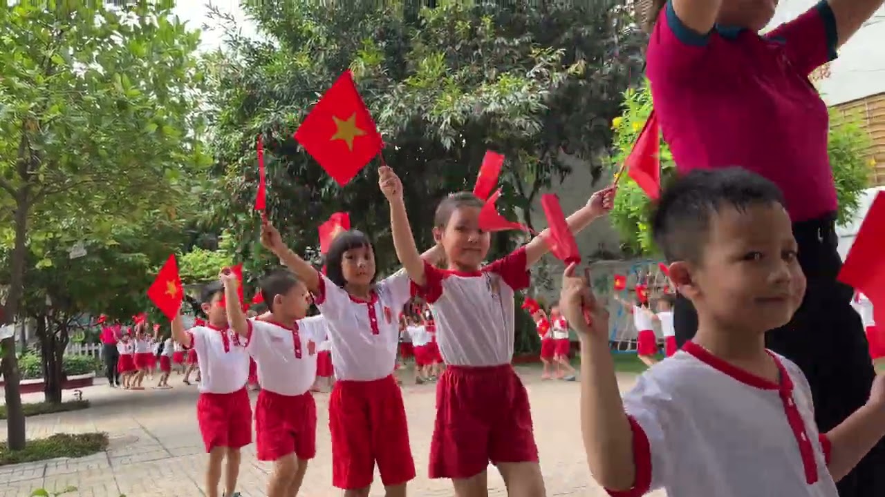 HỌA MI 3. CHỒI. ĐỒNG DIỄN CHÀO MỪNG 50 NĂM GIẢI PHÓNG