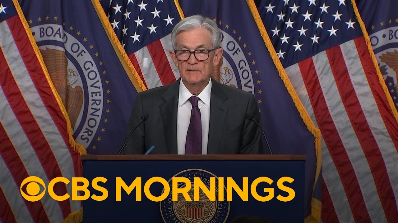 The Federal Reserve keeps benchmark interest rate unchanged - YouTube