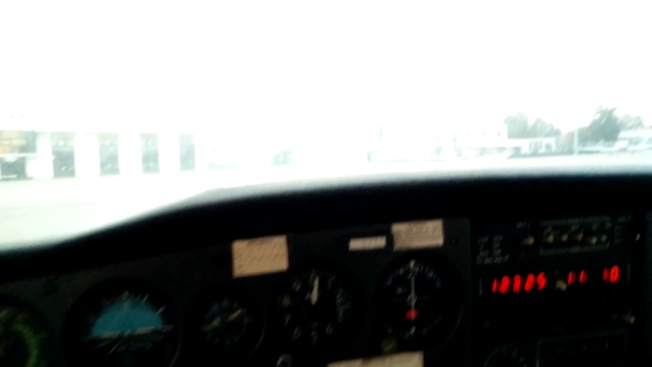 C152 - Engine Warm up - YouTube