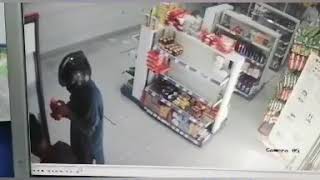 Big Robbery in a store - cctv footage @CCTV ik store mein chori