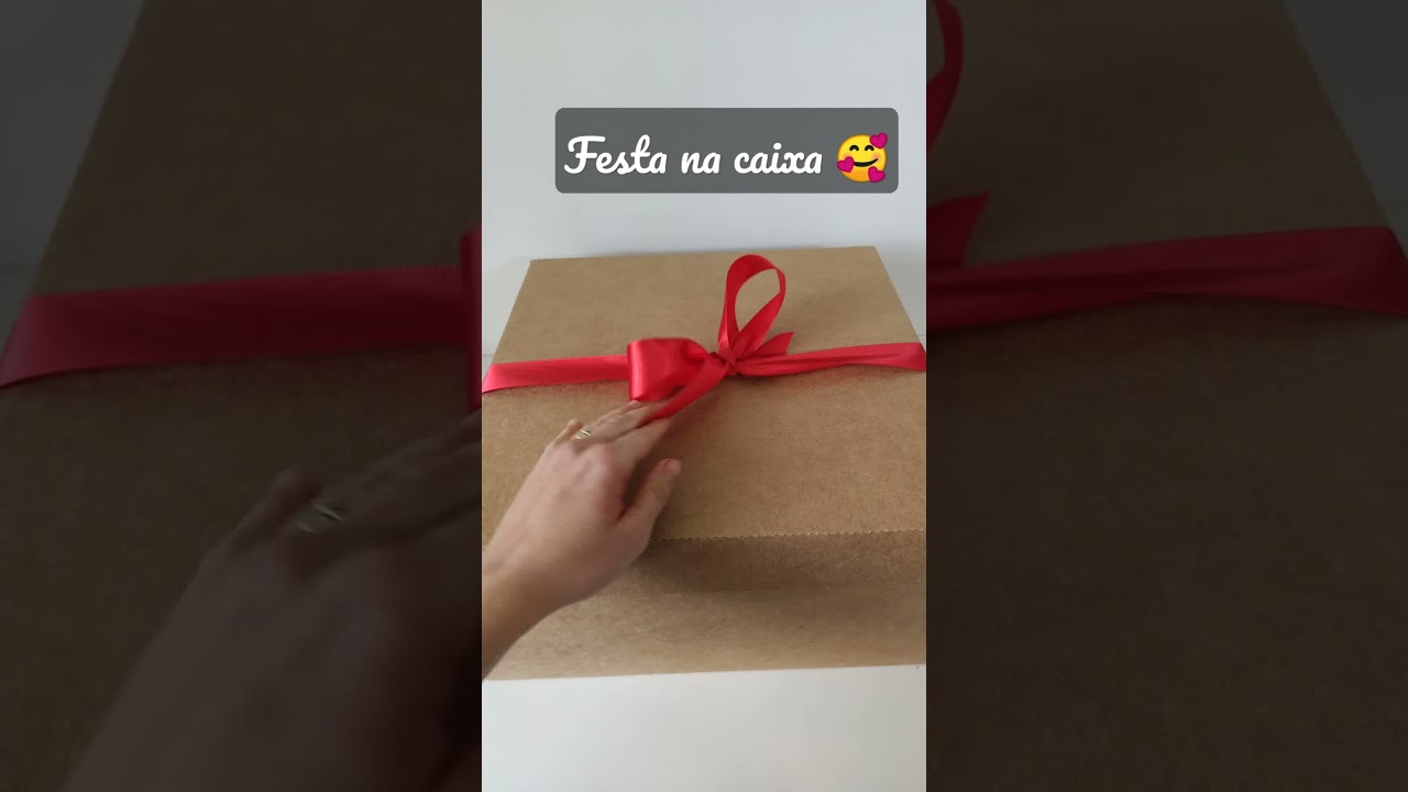 Festa na caixa para uma encomenda especial ❤️