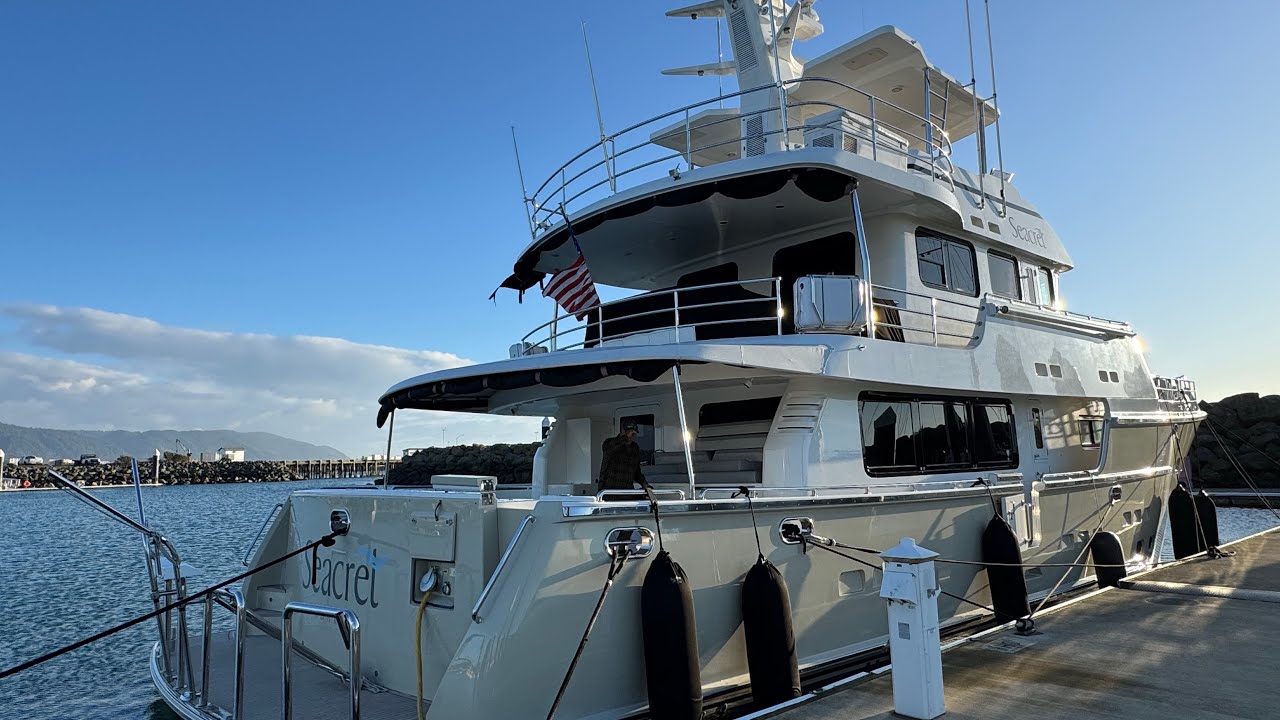 Доставка яхты Nordhavn 76, отправление из Кресент-Сити, Калифорния, ночное дежурство и приборы ру...