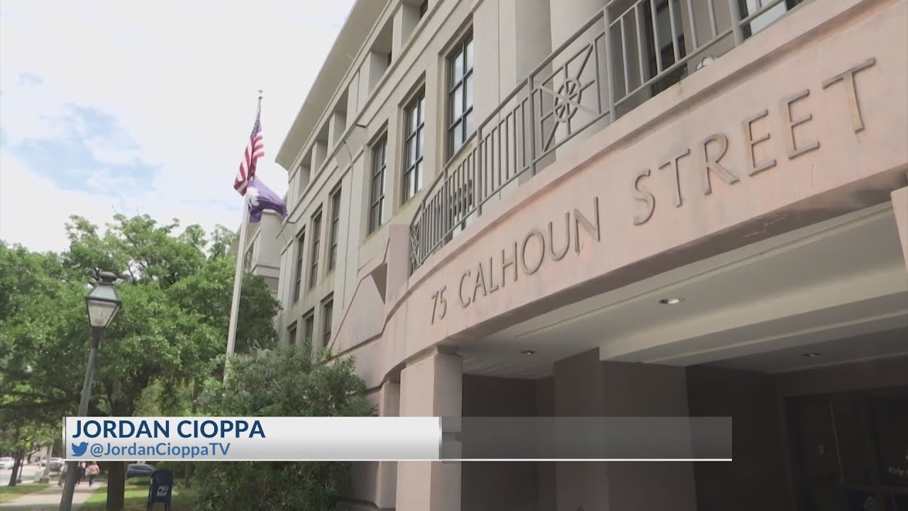 Charleston County school board begins superintendent interviews - YouTube