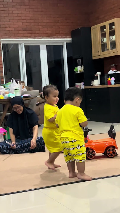 The whole house was photographed🤣