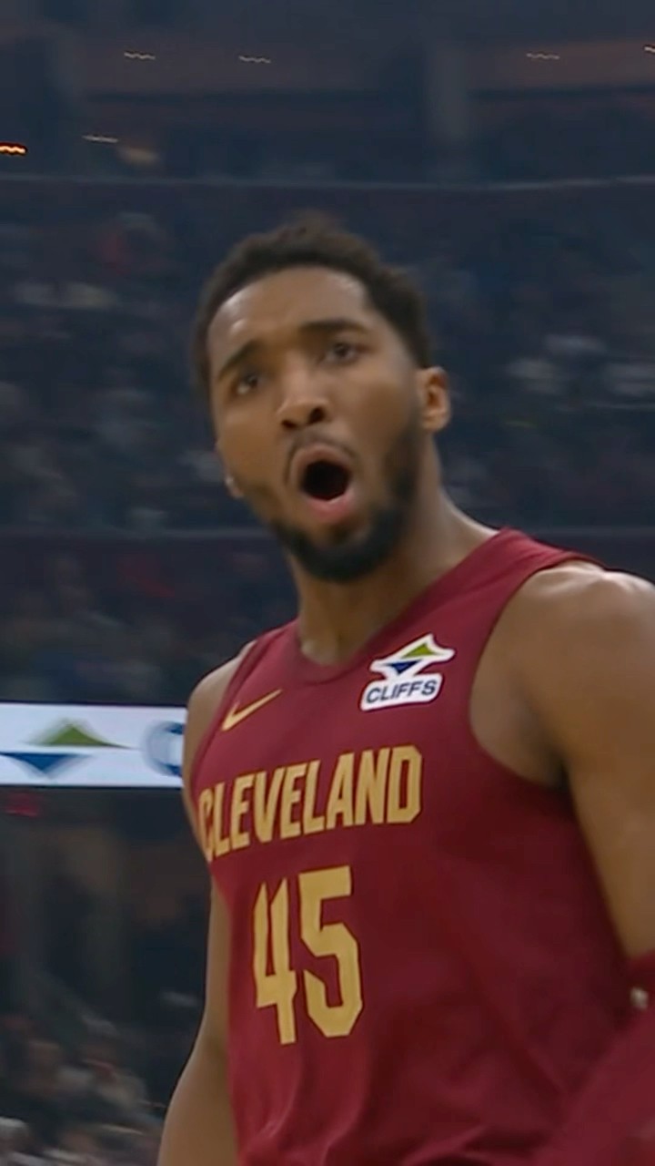 Donovan Mitchell hang time!