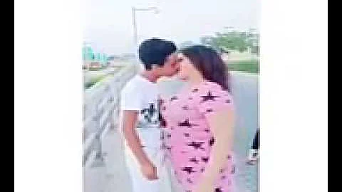 البوس والاحضان في الشارع المصري عادي خالص تحميل Download Mp4 Mp3