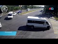 Опубликовано видео ДТП с маршруткой и троллейбусом № 15а в Волгограде