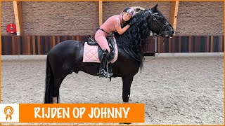 EERSTE KEER RIJDEN OP JOHNNY | PaardenpraatTV