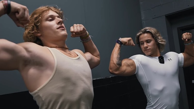 Zyzz - Chasing The Sun (Velocity Hardstyle Remix) (Gym Motivation Video)