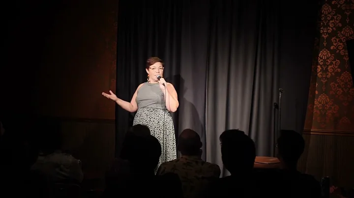 Laura Sanders at Best Night Ever