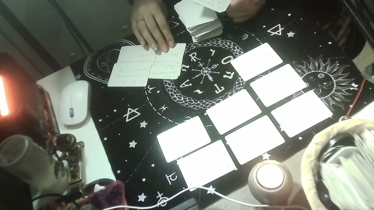 Ces personnes qui  travaillent pour  manipuler les domaines de votre vie, cachées dans l'ombre ...