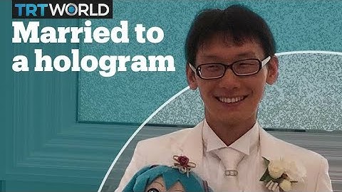 Japanese man marries hologram