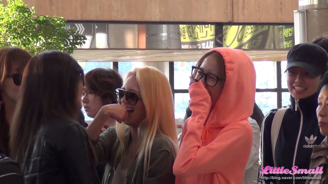 121001 소녀시대 김포공항 출국
