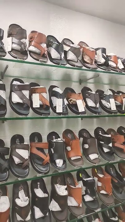 leefox chappals price