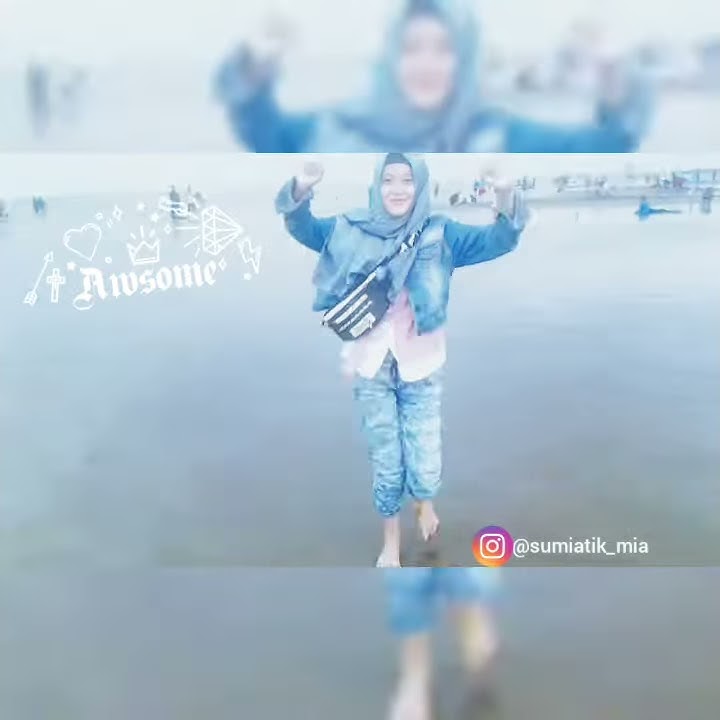 cobalah tutupi kesedihan mu dengan senyuman 😊