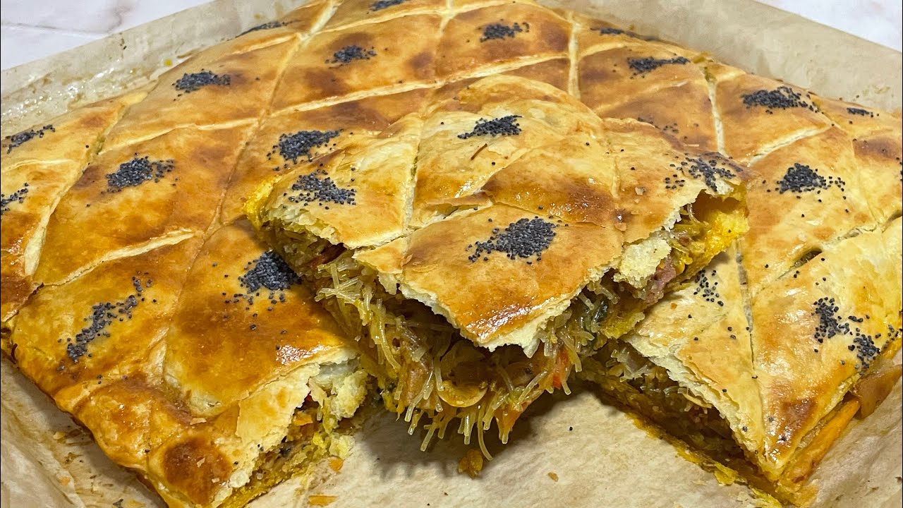 مسمنة معمرة في الفرن بعجينة خطيرة تحلفي عليها ورقة البسطيلة + حشوة مالحة وبنينة متشبعوش منها