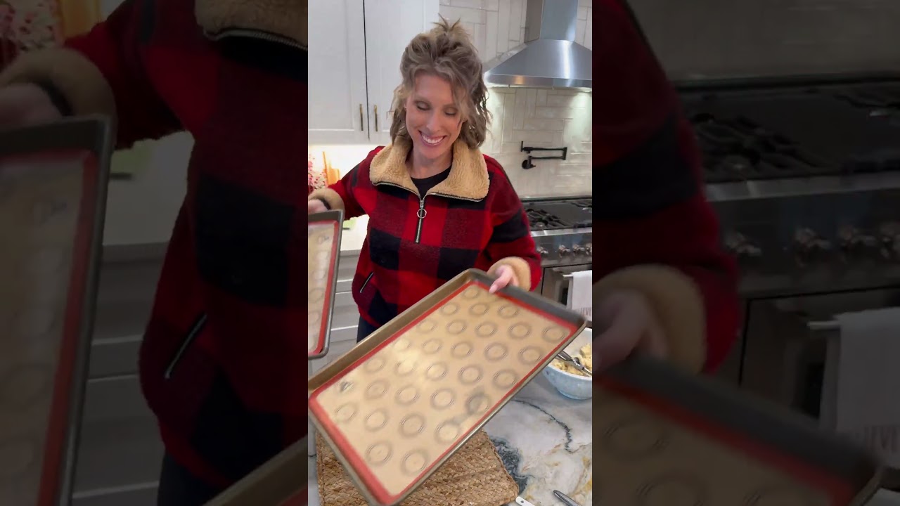 Raspberry Thumbprint Cookies RECIPE on dinnerin321.com 