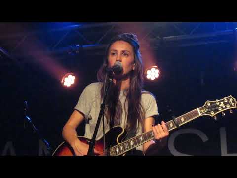 Amy Shark - "You Think I Think I Sound Like God" (Live in Boston)