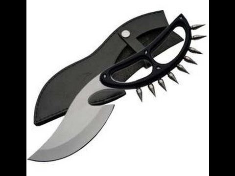 Fantasy Dagger/Knife With Spiked Knuckles 