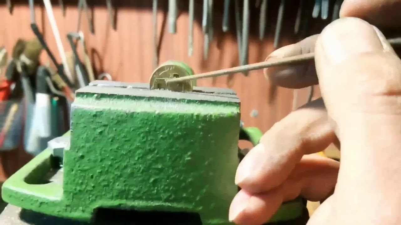 Как завести мерседес 124 без ключа