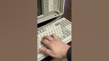 Retro PC COMPAQ PORTABLE - Oldest BOOT UP?  #shorts #ytshorts