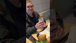 картинка: Мама и папа наконец-то смогли побыть наедине
