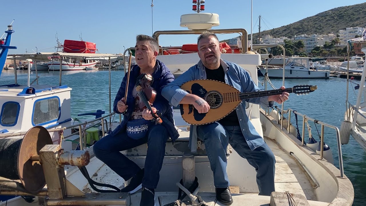 Μια πατινάδα απο το Ματθαιο Γιαννούλη και το Μιχάλη Λιαγουρη