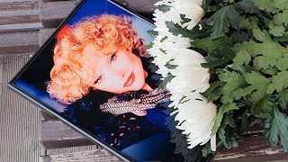 видео: Марк - трагедия всей жизни Людмилы Марковны Гурченко ... На могиле Народной любимицы ❤ 30 марта 2023 картинка: Марк - трагедия всей жизни Людмилы Марковны Гурченко ... На могиле Народной любимицы ❤ 30 марта 2023