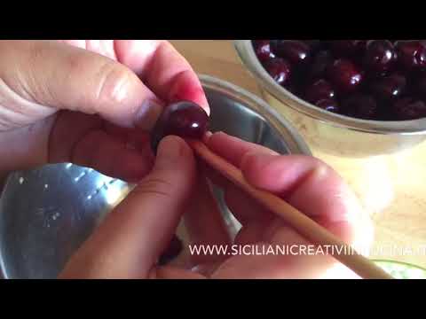 Come snocciolare le ciliegie intere in modo veloce - How to drip the cherries